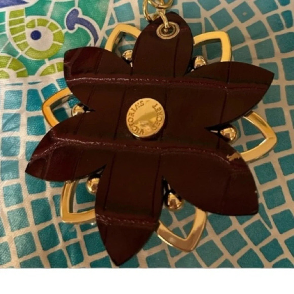 Victoria's Secret Lotus Flower Keychain NWOT - Picture 2 of 3
